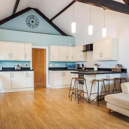 The Beach House - Fully Refurbed March 2024 Oystermouth Buitenkant foto
