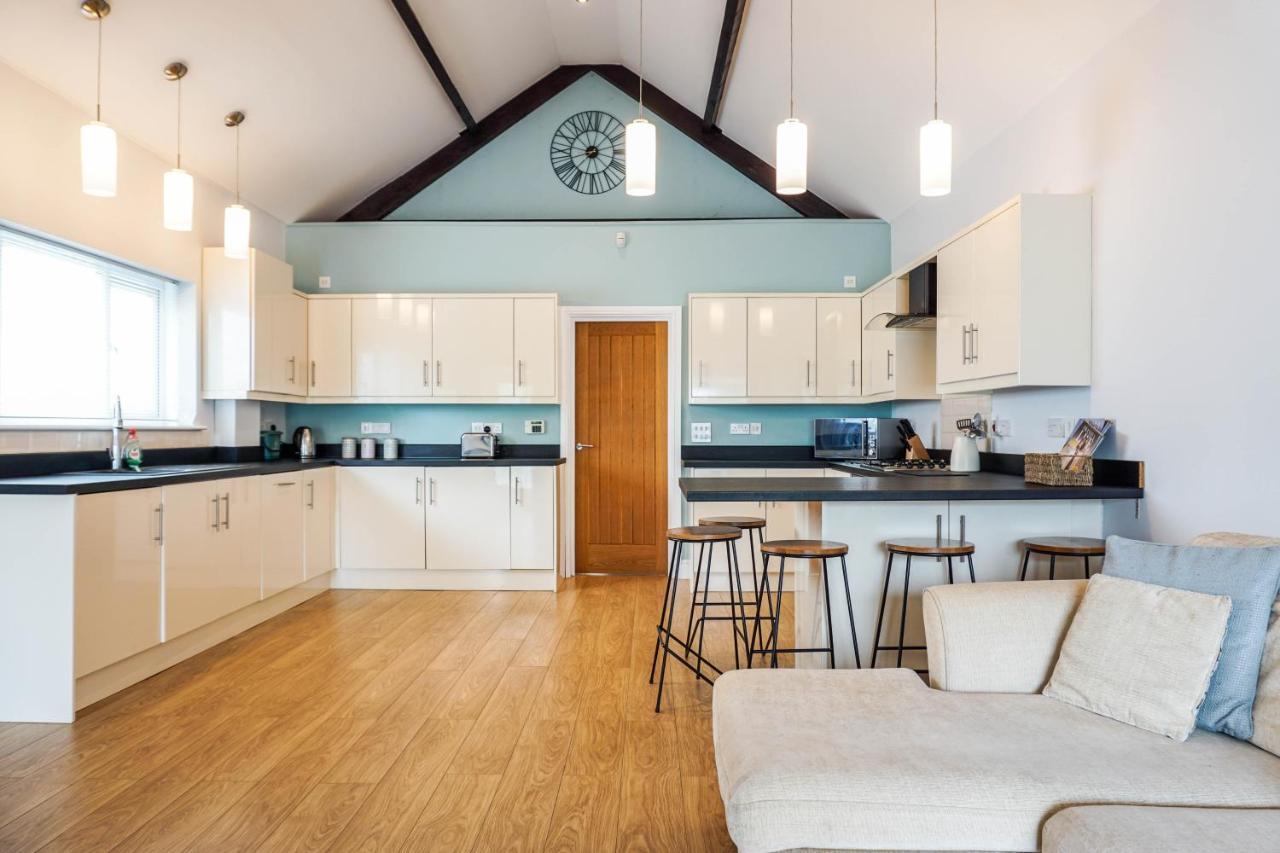The Beach House - Fully Refurbed March 2024 Oystermouth Buitenkant foto